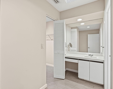 6170 Bay Isles Drive - Photo Thumbnail 25