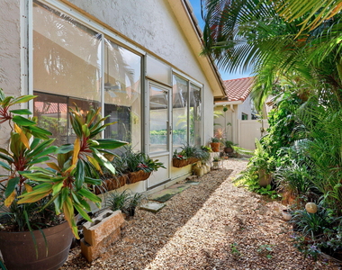 6170 Bay Isles Drive - Photo Thumbnail 18