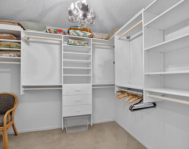 1021 Hillsboro Mile - Photo Thumbnail 34