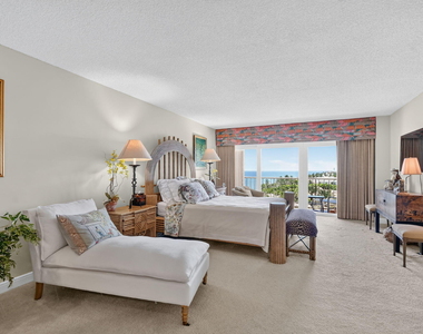 1021 Hillsboro Mile - Photo Thumbnail 29