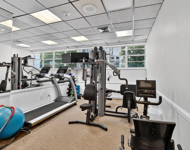 1021 Hillsboro Mile - Photo Thumbnail 58