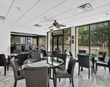 1021 Hillsboro Mile - Photo Thumbnail 51
