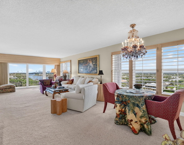 1021 Hillsboro Mile - Photo Thumbnail 14