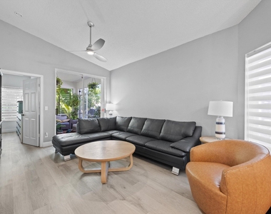 10761 Pelican Drive - Photo Thumbnail 8