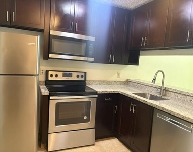 11524 Nw 45th Street - Photo Thumbnail 12