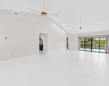 5055 Nw 89th Way - Photo Thumbnail 4