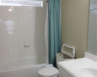 13951 Veranda Court - Photo Thumbnail 21