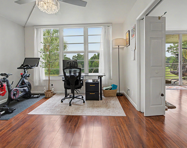3930 Oaks Clubhouse Drive - Photo Thumbnail 22