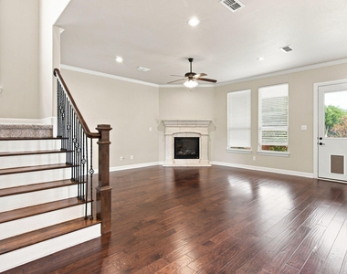 1819 Park Highland Way - Photo Thumbnail 7