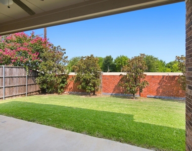 1819 Park Highland Way - Photo Thumbnail 33