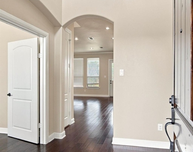 1819 Park Highland Way - Photo Thumbnail 1