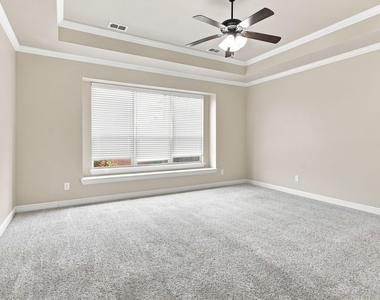 1819 Park Highland Way - Photo Thumbnail 15