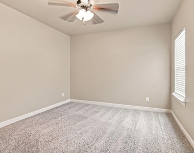 1819 Park Highland Way - Photo Thumbnail 31