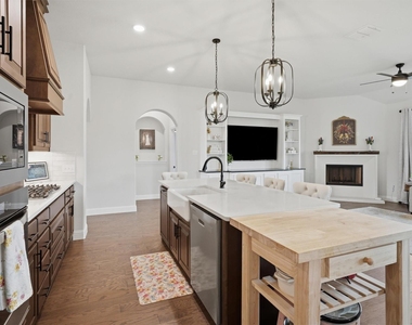 313 Bowrider Lane - Photo Thumbnail 13