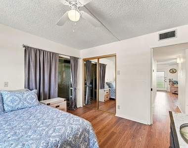 246 Normandy Lane - Photo Thumbnail 16