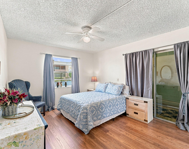 246 Normandy Lane - Photo Thumbnail 15