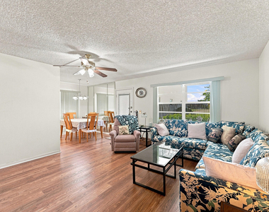 246 Normandy Lane - Photo Thumbnail 3