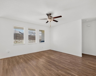 11609 Silver Queen Drive - Photo Thumbnail 3