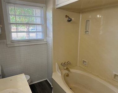 4042 Benbrook Street - Photo Thumbnail 20