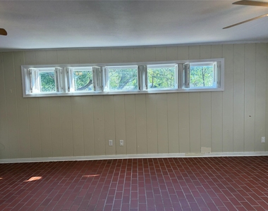 4042 Benbrook Street - Photo Thumbnail 10