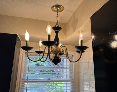 4042 Benbrook Street - Photo Thumbnail 14