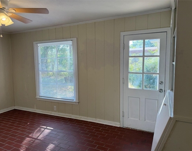 4042 Benbrook Street - Photo Thumbnail 11