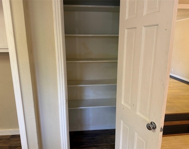 4042 Benbrook Street - Photo Thumbnail 16