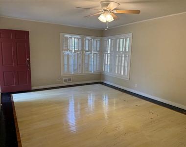 4042 Benbrook Street - Photo Thumbnail 4