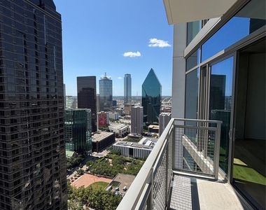 1801 N Pearl Street - Photo Thumbnail 4