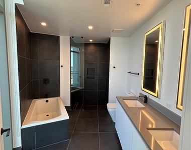 1801 N Pearl Street - Photo Thumbnail 9