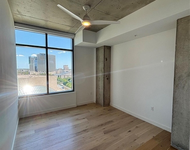 1801 N Pearl Street - Photo Thumbnail 37