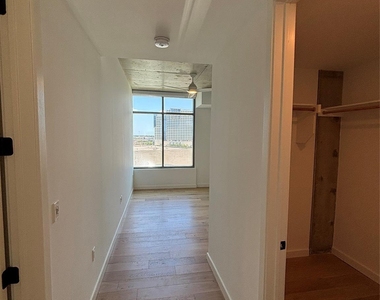 1801 N Pearl Street - Photo Thumbnail 36