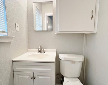 5301 Mansel Lane - Photo Thumbnail 12