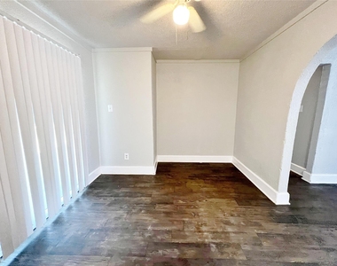 5301 Mansel Lane - Photo Thumbnail 7