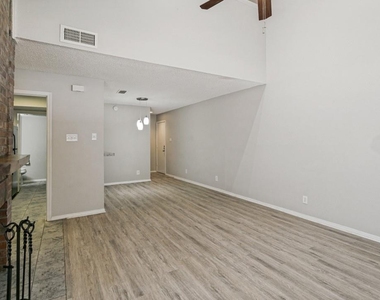 18240 Midway Road - Photo Thumbnail 9