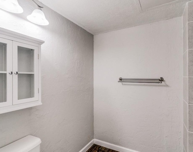 18240 Midway Road - Photo Thumbnail 24