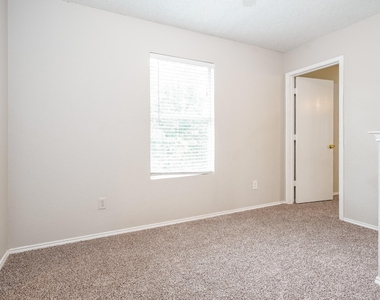 3356 Mojave Drive - Photo Thumbnail 9