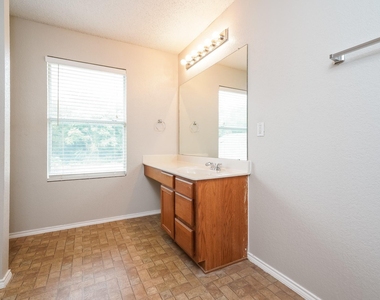 3356 Mojave Drive - Photo Thumbnail 14