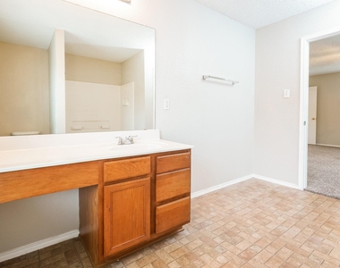3356 Mojave Drive - Photo Thumbnail 15