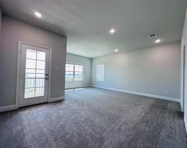 7017 Sunset Boulevard - Photo Thumbnail 19