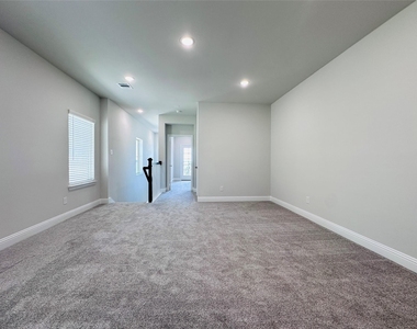 7017 Sunset Boulevard - Photo Thumbnail 34