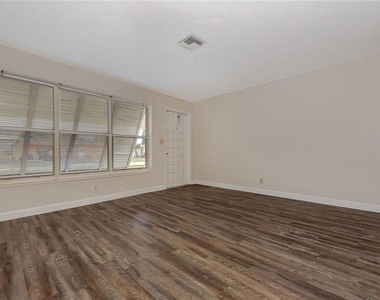 1130 Ne 24th Street - Photo Thumbnail 22
