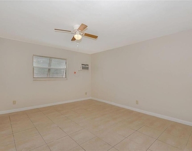 1130 Ne 24th Street - Photo Thumbnail 13