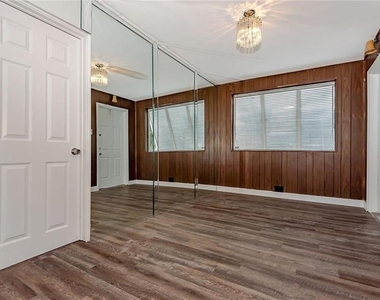 1130 Ne 24th Street - Photo Thumbnail 15