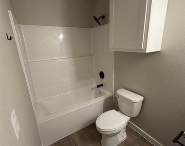 518 Colorado Street - Photo Thumbnail 14