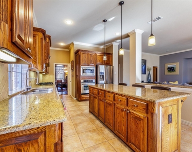 920 Fannin Drive - Photo Thumbnail 15
