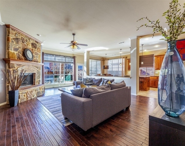 920 Fannin Drive - Photo Thumbnail 10
