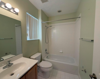 1712 Carvelle Drive - Photo Thumbnail 6