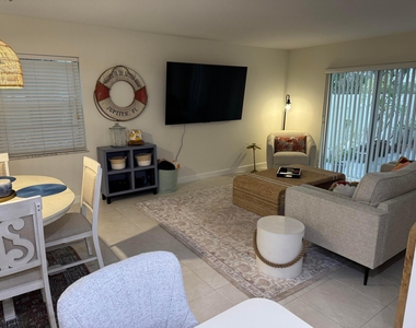 176 Seabreeze Circle - Photo Thumbnail 12
