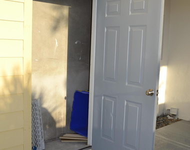 176 Seabreeze Circle - Photo Thumbnail 5